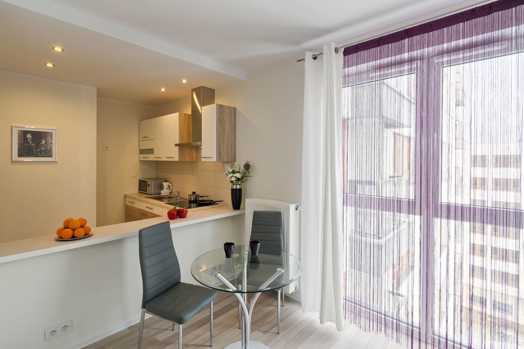 City Aparthotel Ochota Варшава Стая снимка