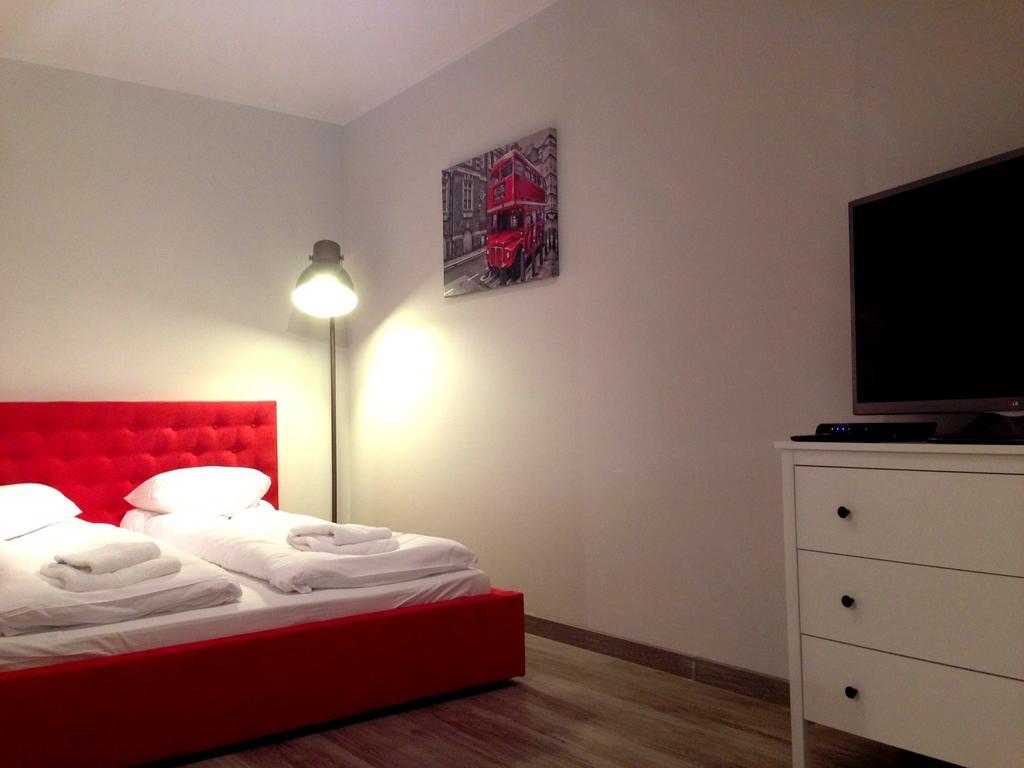City Aparthotel Ochota Варшава Стая снимка