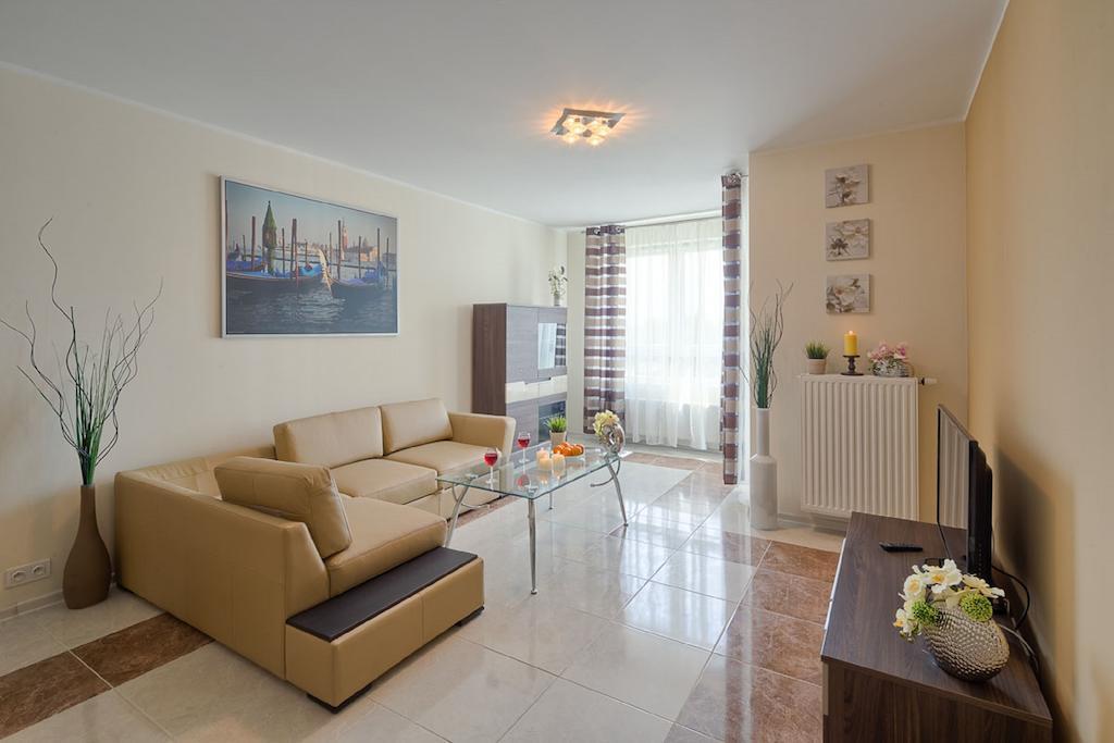 City Aparthotel Ochota Варшава Екстериор снимка